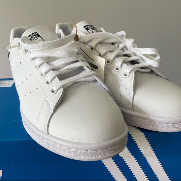 BNIB Adidas Stan Smith Sneakers - Picture 4 of 5